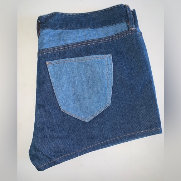 Madewell blue short .Size 26 .With different blue tones .Gorgeous ❤️❤️❤️❤️❤️❤️❤️ - Picture 5 of 7